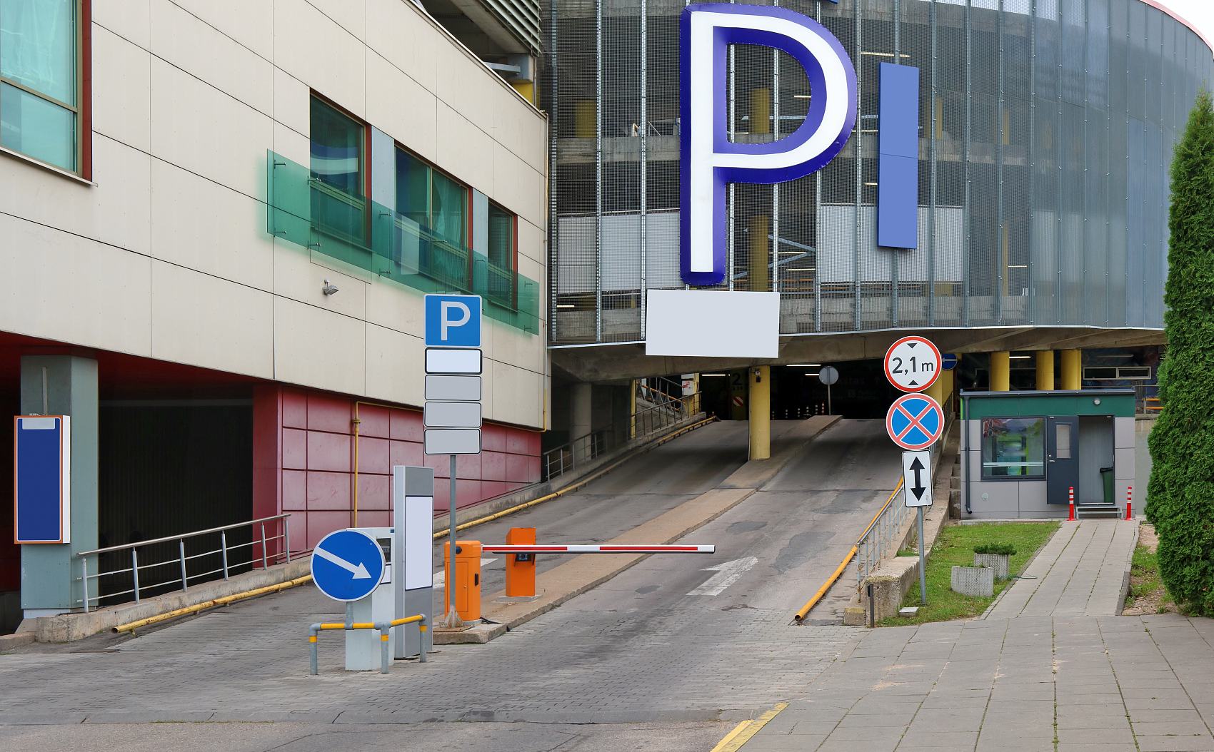 Parking vehicle auto-identification